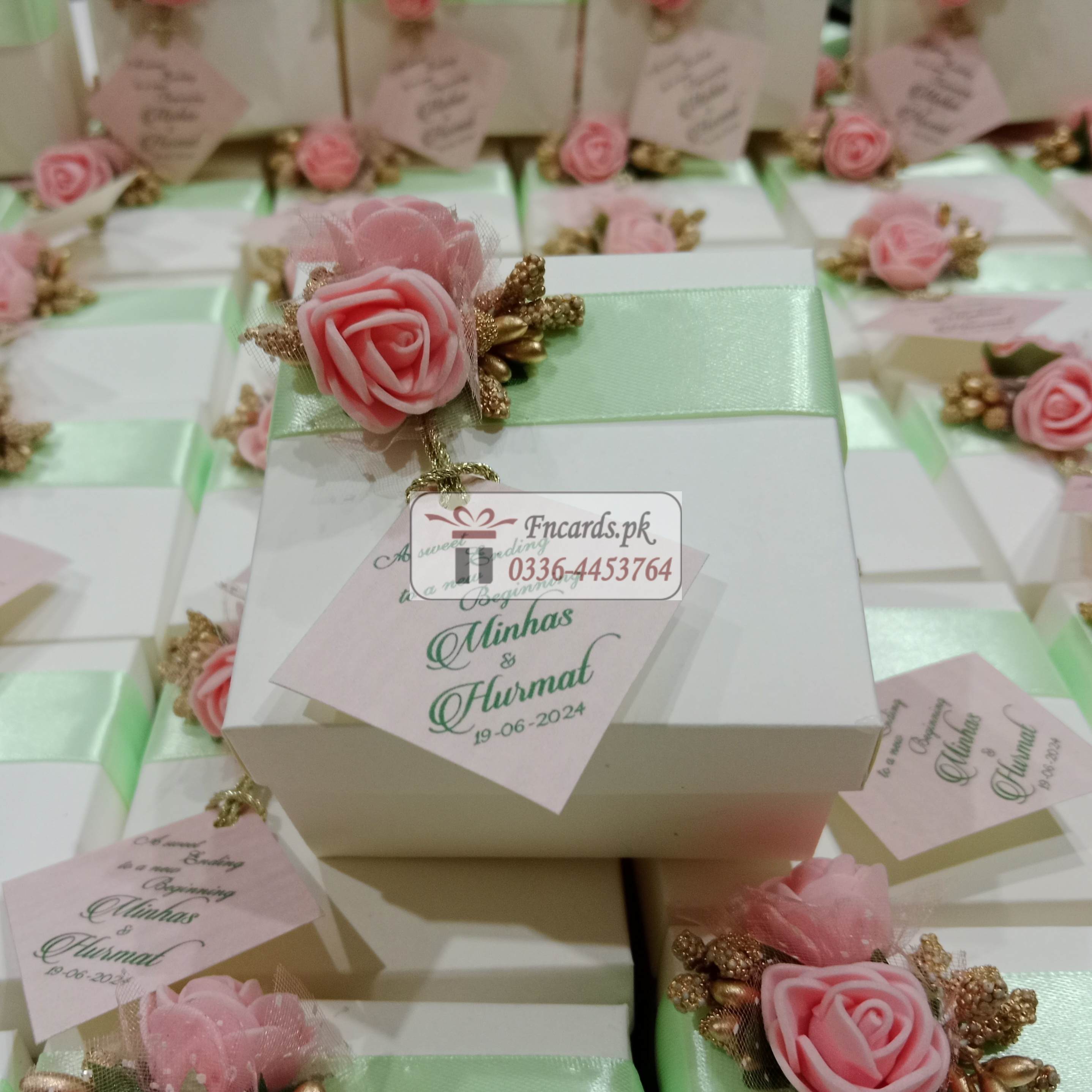 1 Ribbon 2 Flowers 2 Seads With Tag Hang