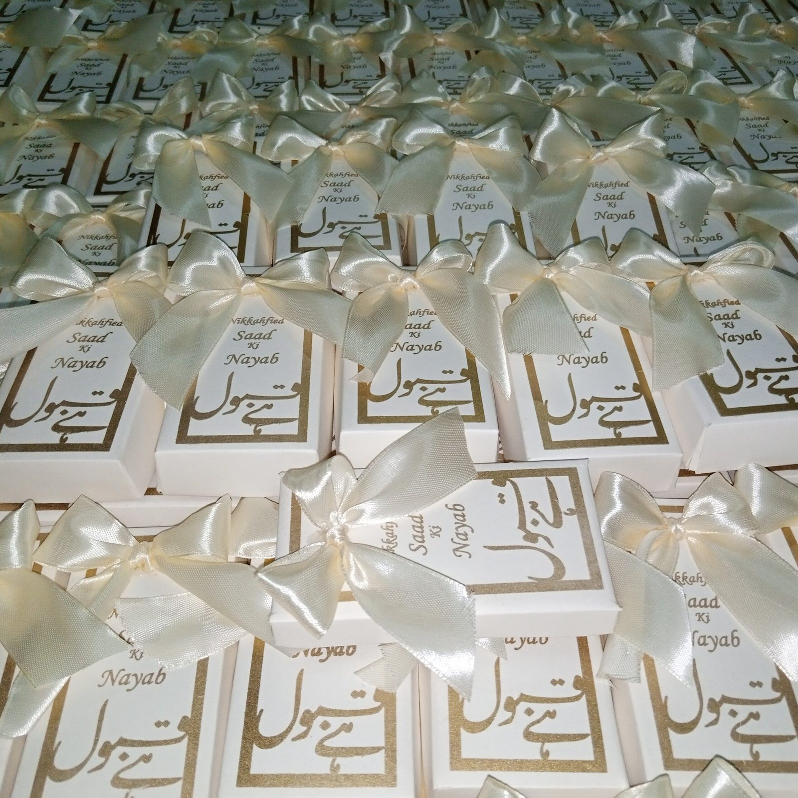 Qabool Hai Bid Boxes With Of White Tai Qabool Hai Bid Boxes With Of White Tai