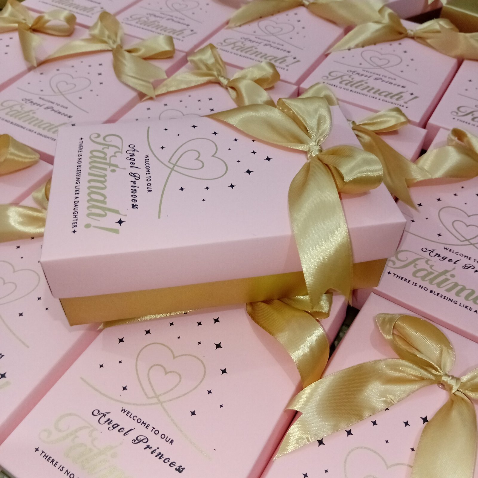 Gold And Pink 500 Gram Different Box Gold And Pink 500 Gram Different Box